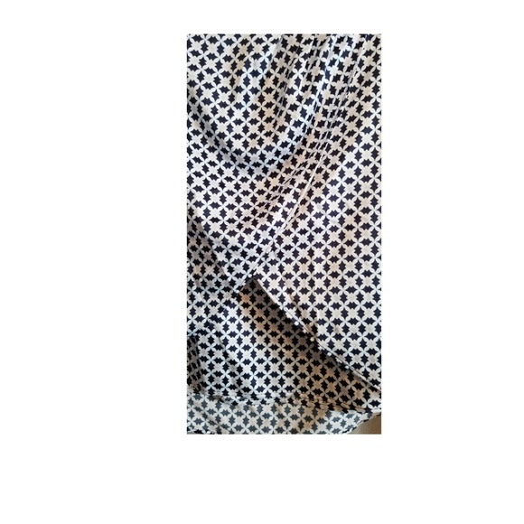 H & M White Printed Skirt with Cross Over Look 12 - Picture 2 of 5